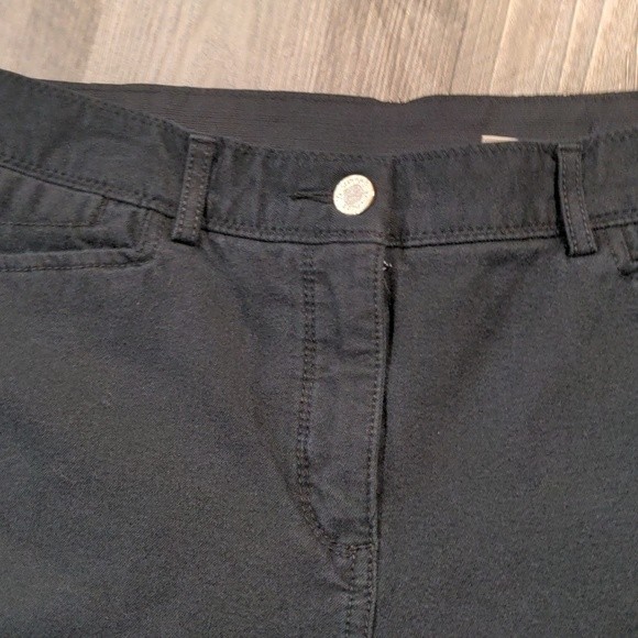 Chico's So Slimming Black Cropped Hi Rise Pant Size Medium, 10 - Picture 3 of 15